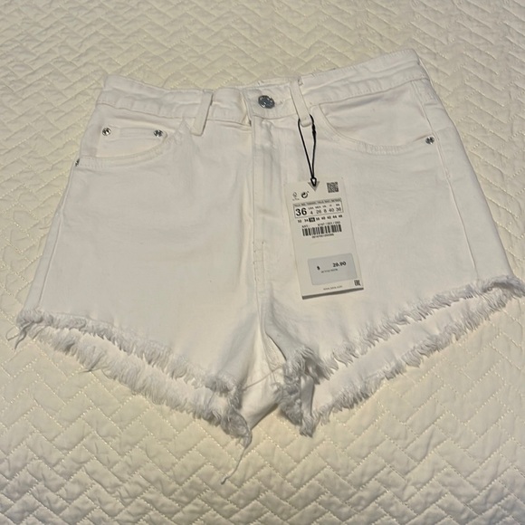 Zara Pants - White jean shorts